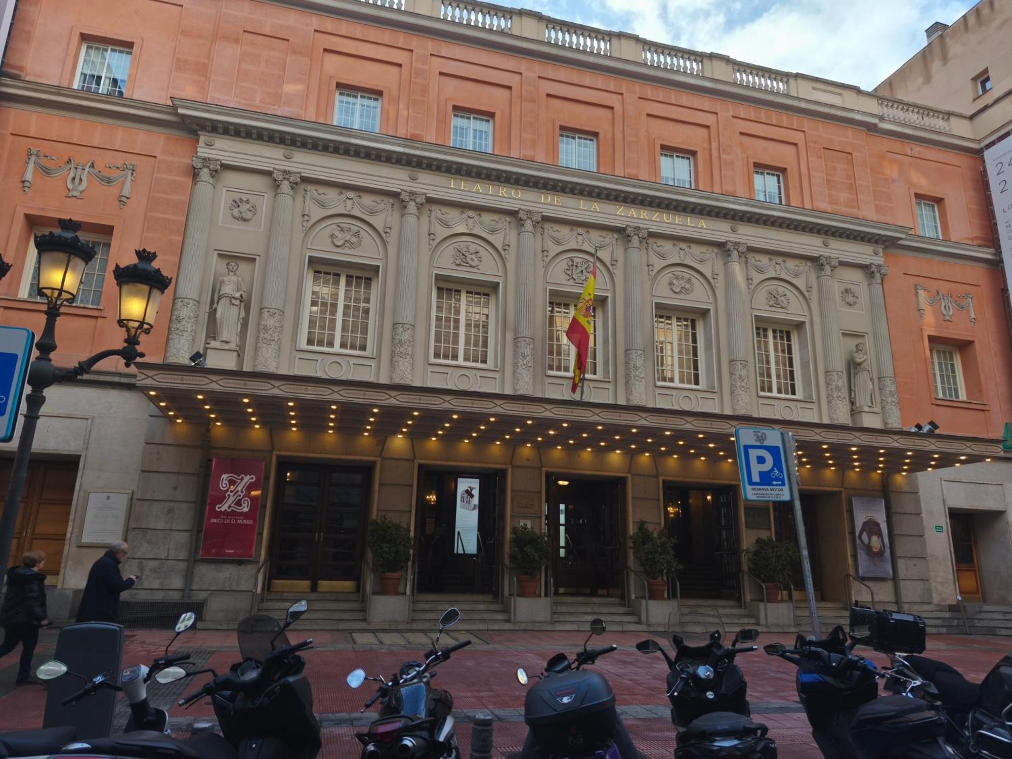 Hostel Latimoamericano Masculino Madrid Kültér fotó